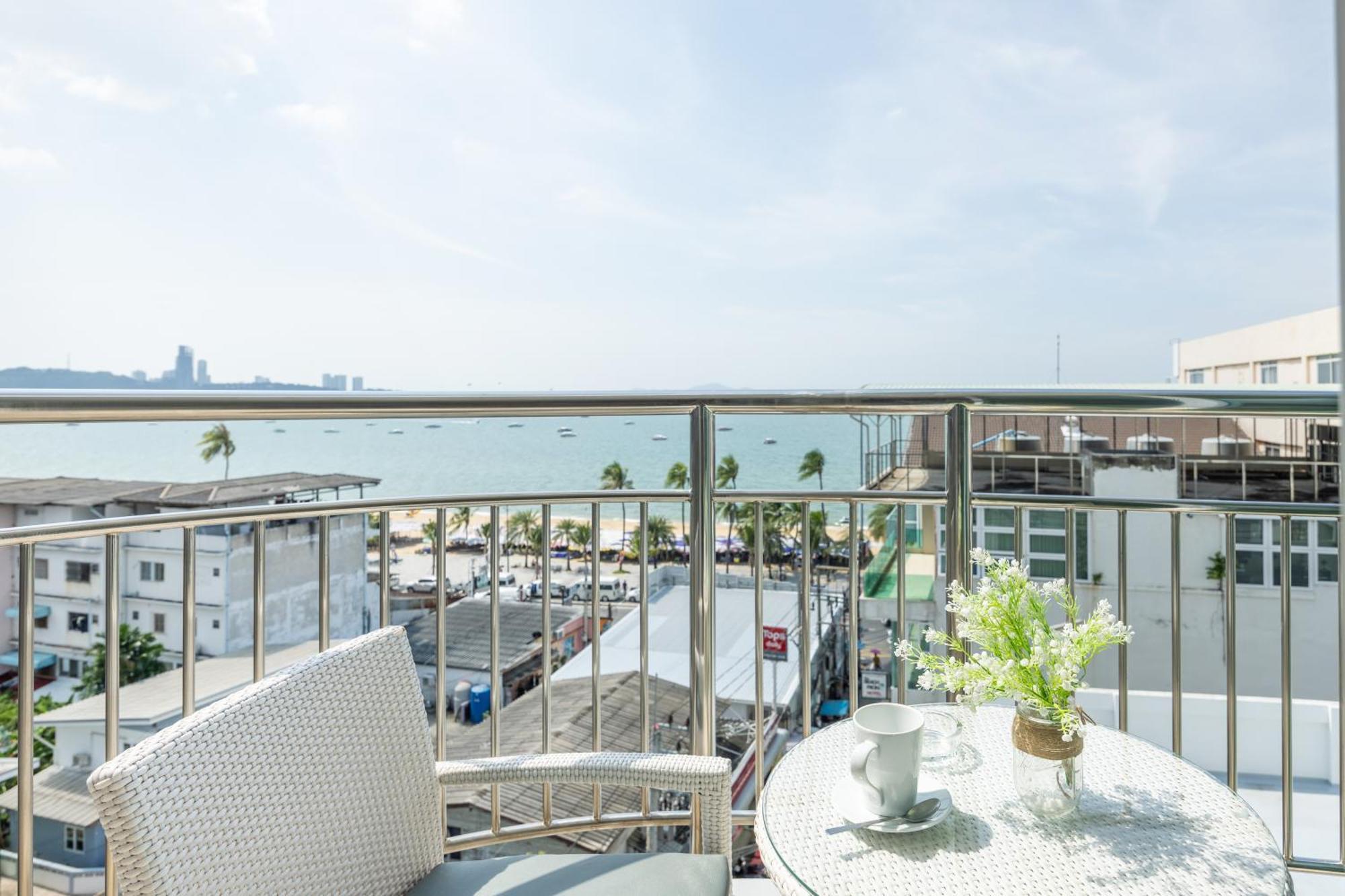 Pattaya Sea View Hotel - Sha Extra Plus Pokoj fotografie